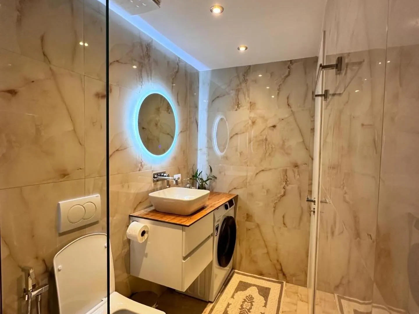 Panoramic Views Of Saranda Apartment